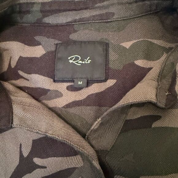 Rails Hunter Camo Button Down Shirt-W7 - Picture 6 of 6